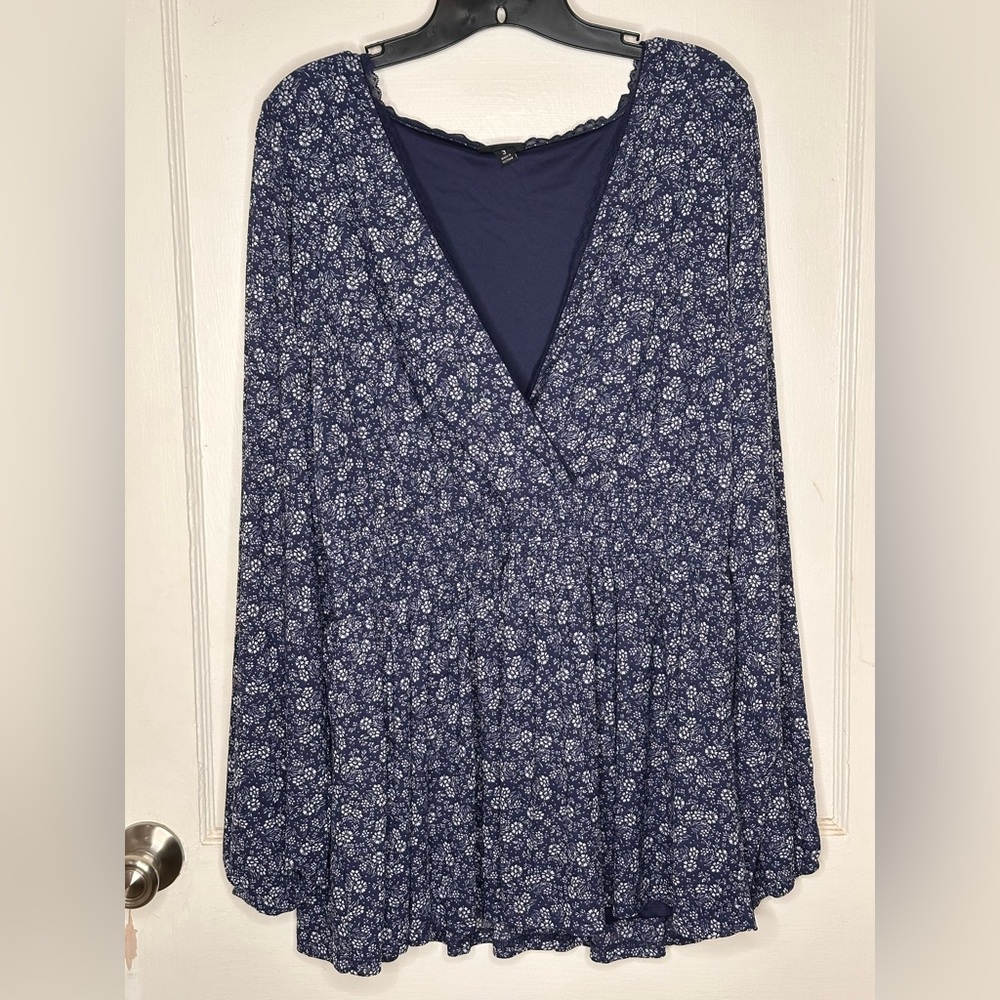 Torrid Surplice Babydoll top. Size 3.